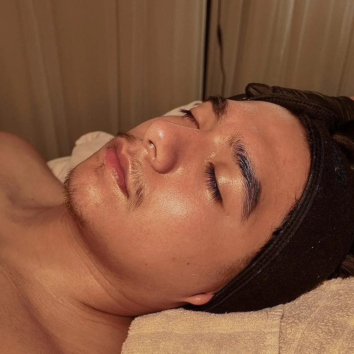 Broad-spectrum sunscreen applied as the final step of the Gentleman's Skin Reset Facial
